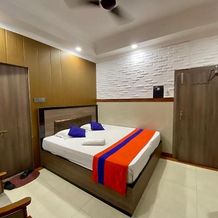 Vinayak Guest House Калькутта Экстерьер фото